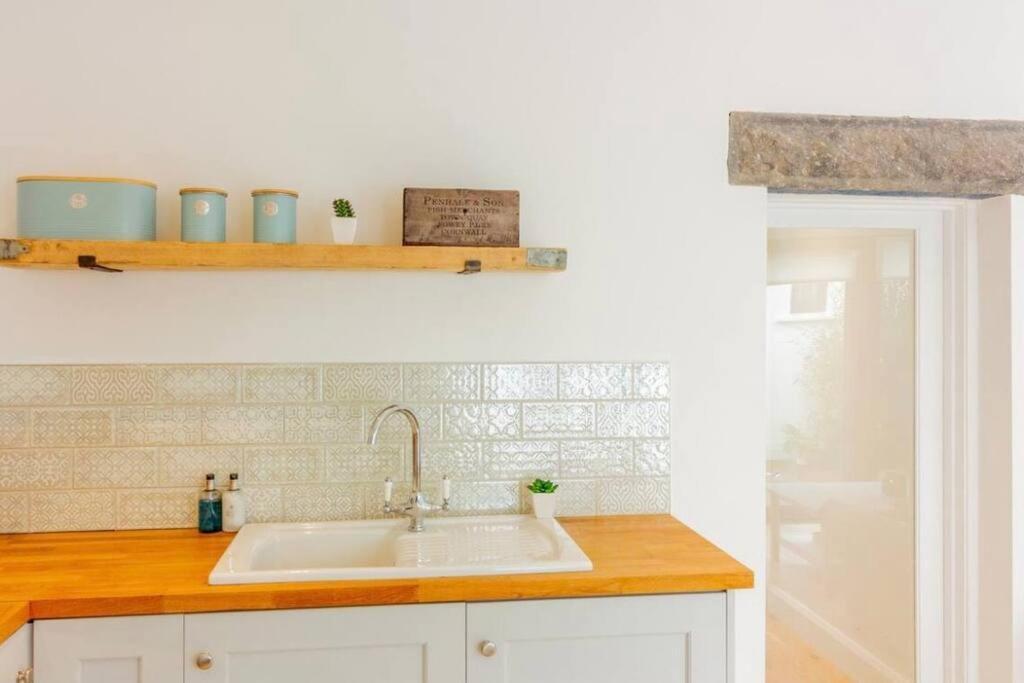 Newly Refurbished Traditional Cottage Blackrock Blackrock  Exteriör bild