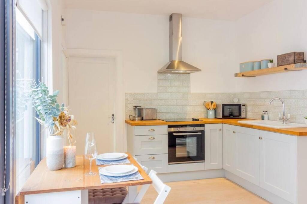 Newly Refurbished Traditional Cottage Blackrock Blackrock  Exteriör bild